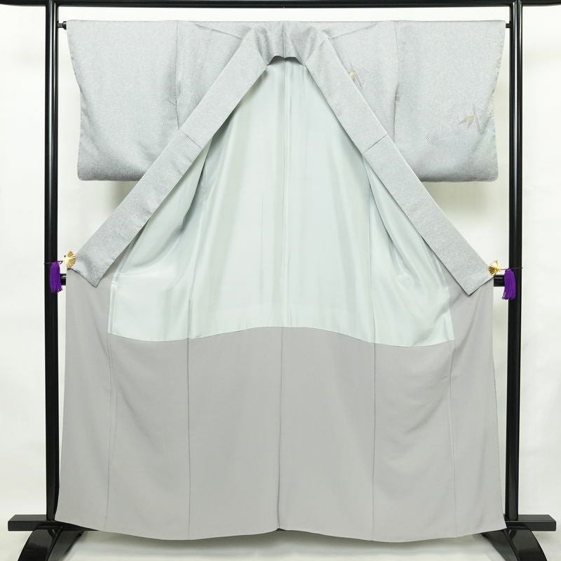 付け下げ 美品 スワトウ刺繍 正絹 木の葉・植物柄 袷仕立て 身丈159cm 裄丈65.5cm 刺繍 一部しつけ糸付き フォーマル 着物 青・紺_画像3