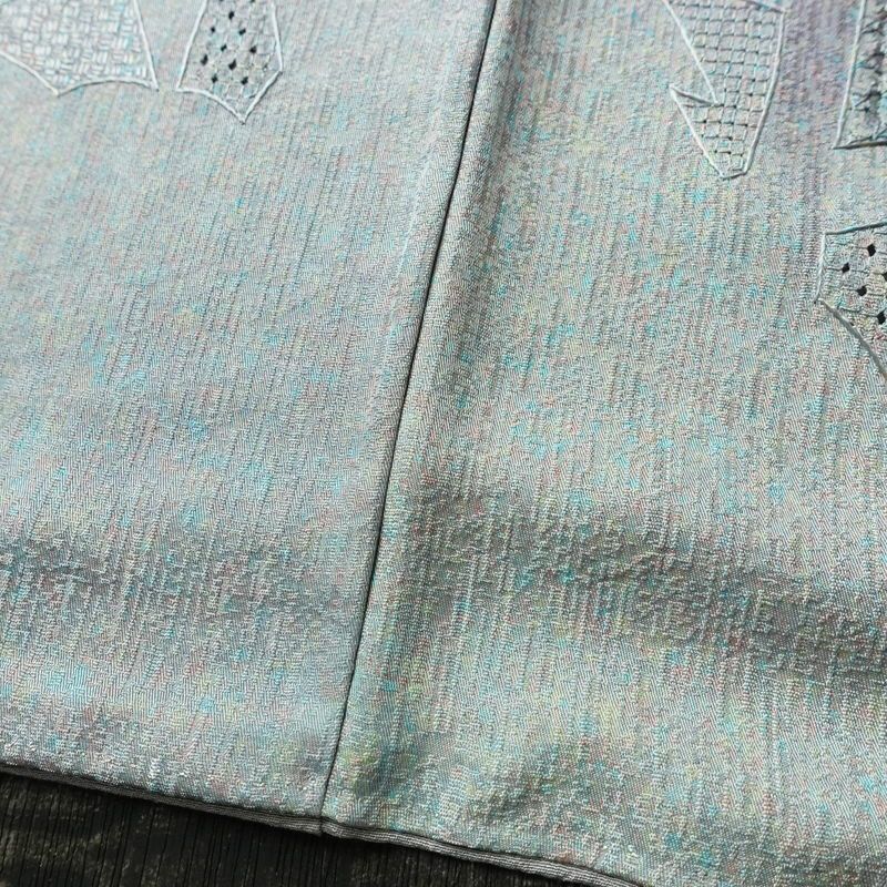 付け下げ 美品 スワトウ刺繍 正絹 木の葉・植物柄 袷仕立て 身丈159cm 裄丈65.5cm 刺繍 一部しつけ糸付き フォーマル 着物 青・紺_画像11