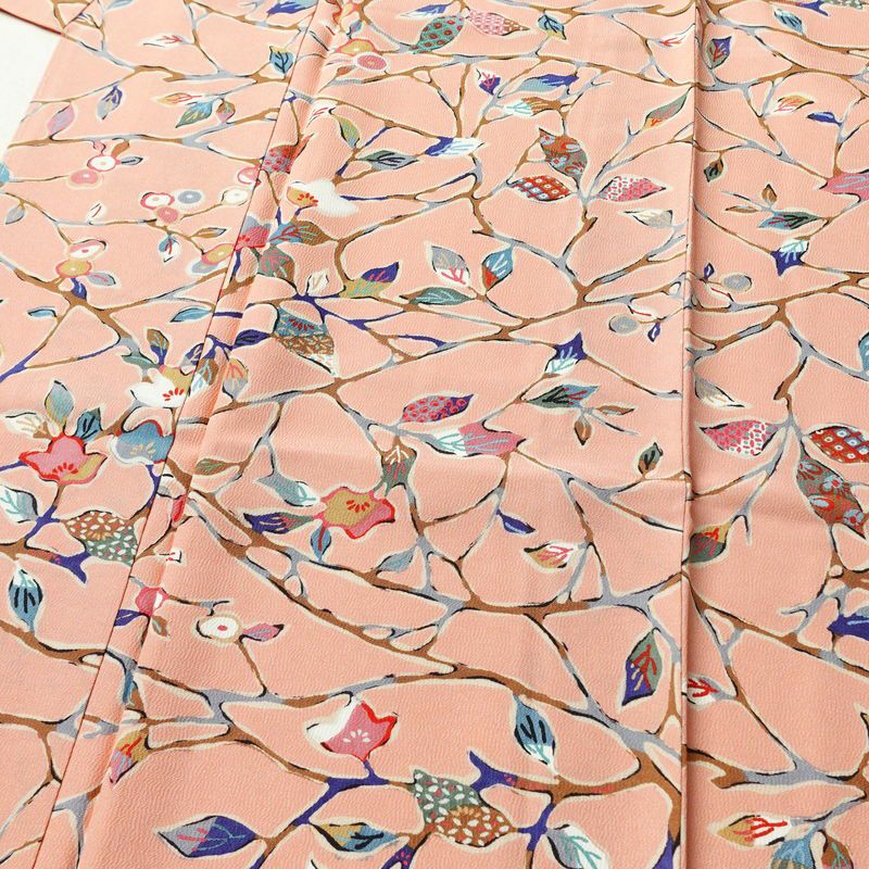 小紋 美品 しつけ糸付き 縮緬 総柄 正絹 木の葉・植物柄 袷仕立て 身丈163.5cm 裄丈67.5cm 着物 ピンク_画像5