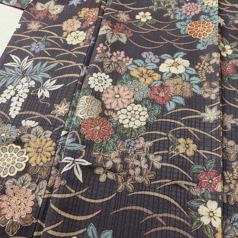 小紋 良品 総柄 正絹 花柄 袷仕立て 身丈158.5cm 裄丈64.5cm 箔 金彩 着物 紫・藤色_画像5