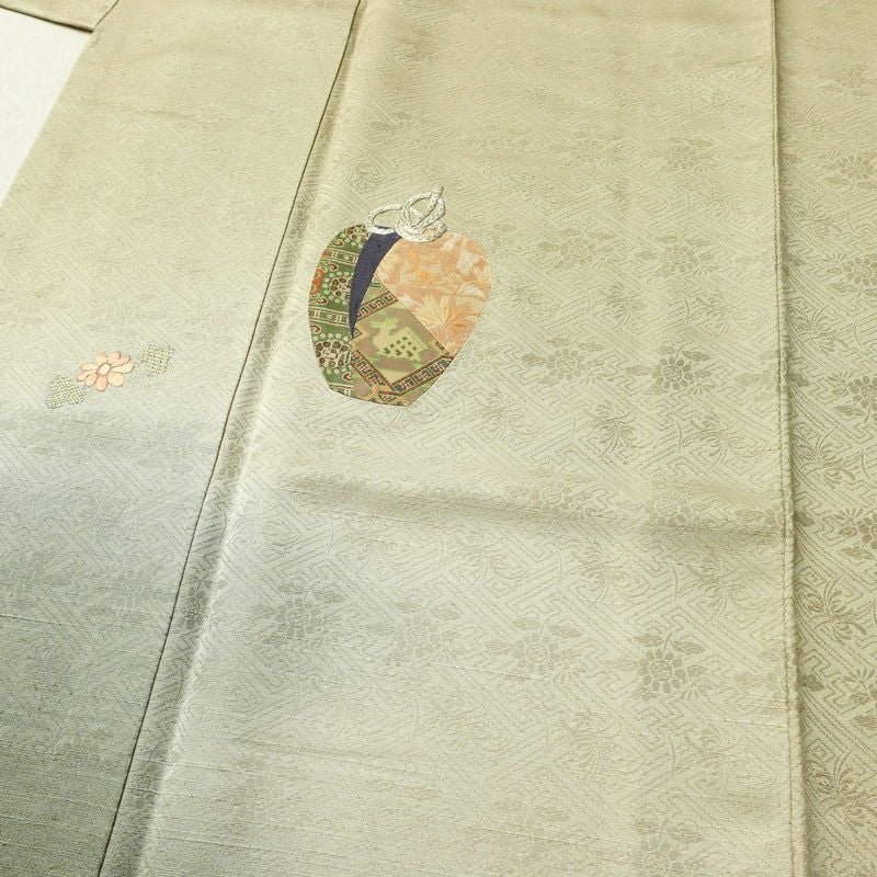 付け下げ 正絹 その他の柄 袷仕立て 身丈156cm 裄丈65.5cm 刺繍 金糸 フォーマル 着物 緑・うぐいす色_画像5