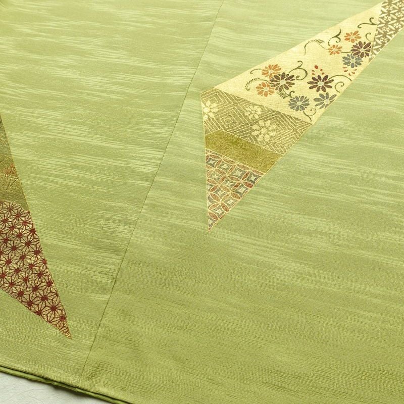 付け下げ 良品 金駒刺繍 正絹 古典柄 袷仕立て 身丈159.5cm 裄丈64.5cm 箔 フォーマル 着物 緑・うぐいす色_画像12