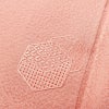 付け下げ 美品 堅牢染 ケミカル刺繍 しつけ糸付き 一つ紋付き 正絹 古典柄 袷仕立て 身丈160cm 裄丈62.5cm 刺繍 フォーマル 着物 ピンク_画像9