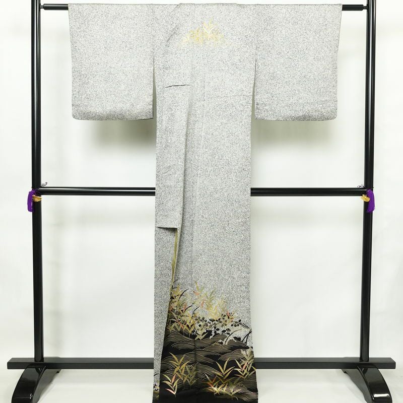 訪問着 良品 ろうけつ染め 正絹 木の葉・植物柄 袷仕立て 身丈173cm 裄丈69.5cm 箔 金彩 フォーマル 着物 グレー_画像2