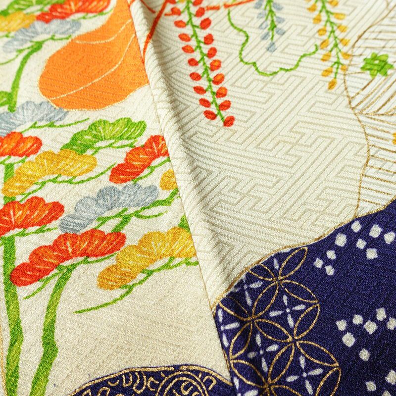 小紋 しつけ糸付き 綸子 正絹 古典柄 袷仕立て 身丈155.5cm 裄丈67.5cm 箔 金彩 着物 クリーム_画像11