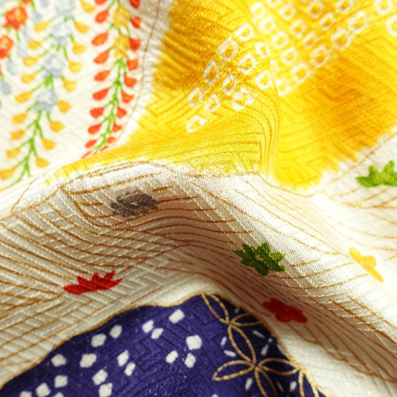 小紋 しつけ糸付き 綸子 正絹 古典柄 袷仕立て 身丈155.5cm 裄丈67.5cm 箔 金彩 着物 クリーム_画像20