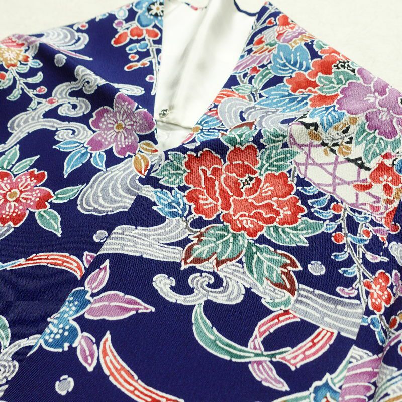 小紋 良品 縮緬 総柄 正絹 袷仕立て 身丈158cm 裄丈67.5cm 着物 青・紺_画像17