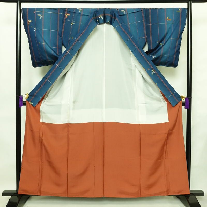 紬 美品 しつけ糸付き セット品 正絹 蝶・昆虫柄 袷仕立て 身丈161cm 裄丈67cm 着物 青・紺_画像3
