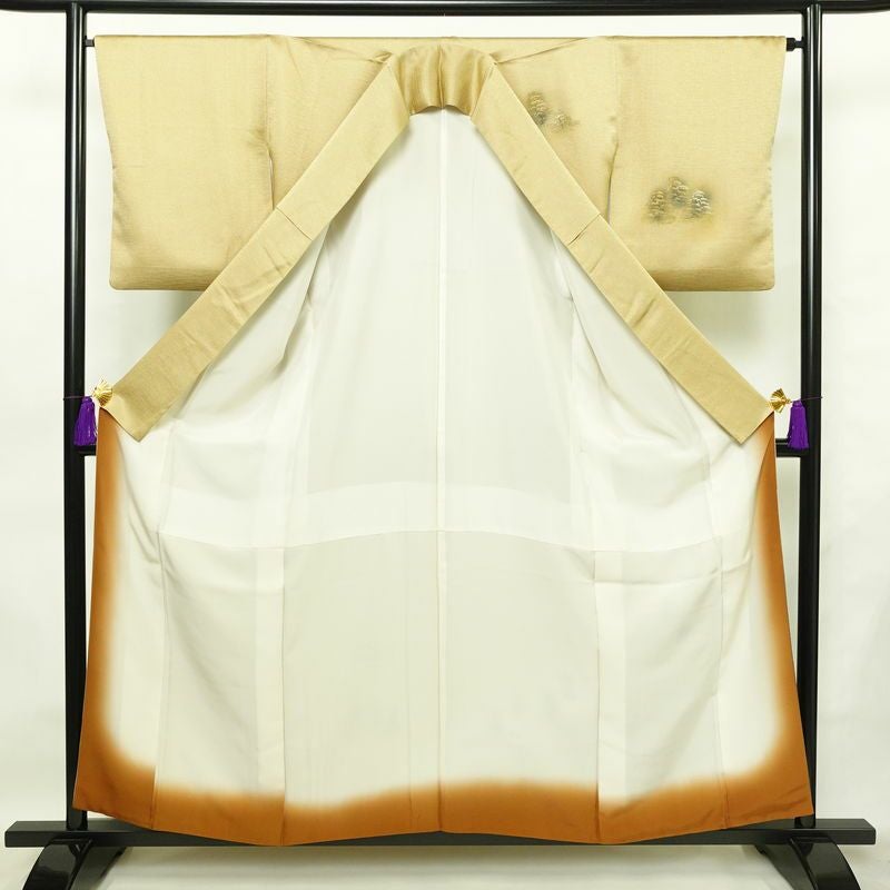 付け下げ 正絹 風景柄 袷仕立て 身丈157cm 裄丈65.5cm 箔 金彩 金糸 フォーマル 着物 ベージュ_画像3