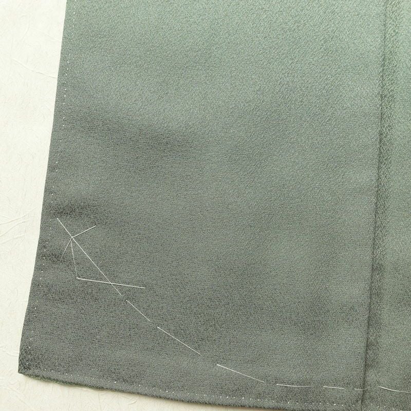 付け下げ 美品 しつけ糸付き 正絹 木の葉・植物柄 袷仕立て 身丈158cm 裄丈65cm 刺繍 共八掛 フォーマル 着物 緑・うぐいす色_画像11