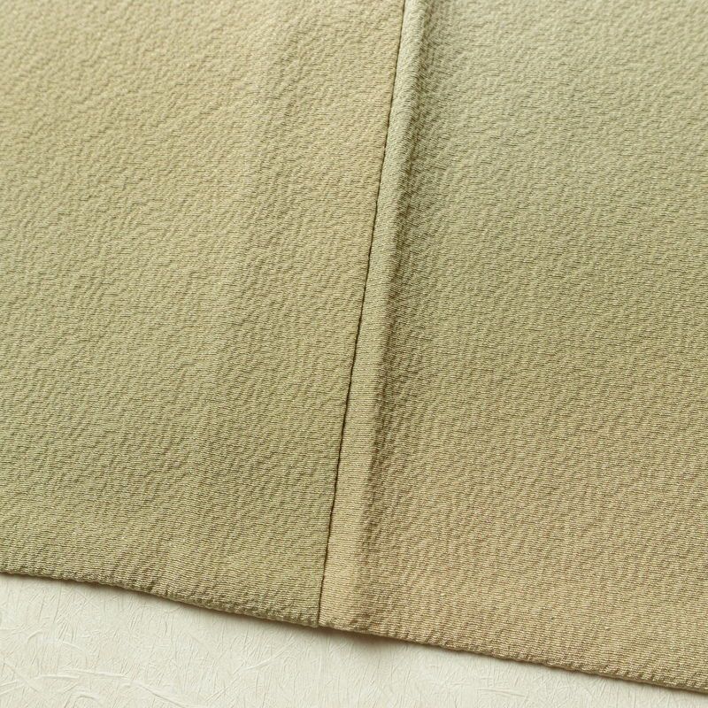 単衣 色無地 良品 縮緬 一つ紋付き 正絹 その他の柄 単衣仕立て 身丈160cm 裄丈66.5cm フォーマル 着物 ぼかし ベージュ_画像9