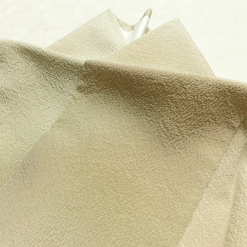 単衣 色無地 良品 縮緬 一つ紋付き 正絹 その他の柄 単衣仕立て 身丈160cm 裄丈66.5cm フォーマル 着物 ぼかし ベージュ_画像17