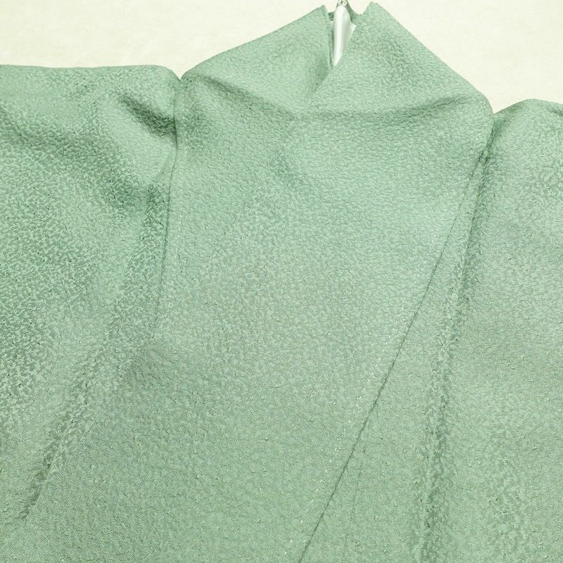 付け下げ 美品 スワトウ刺繍 正絹 幾何学柄・抽象柄 袷仕立て 身丈158.5cm 裄丈65cm 刺繍 一部しつけ糸付き フォーマル 着物 緑・うぐいす色_画像17