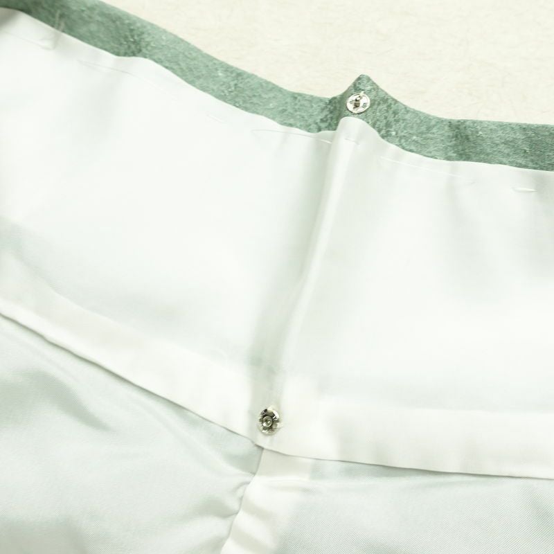 付け下げ 美品 スワトウ刺繍 正絹 幾何学柄・抽象柄 袷仕立て 身丈158.5cm 裄丈65cm 刺繍 一部しつけ糸付き フォーマル 着物 緑・うぐいす色_画像20