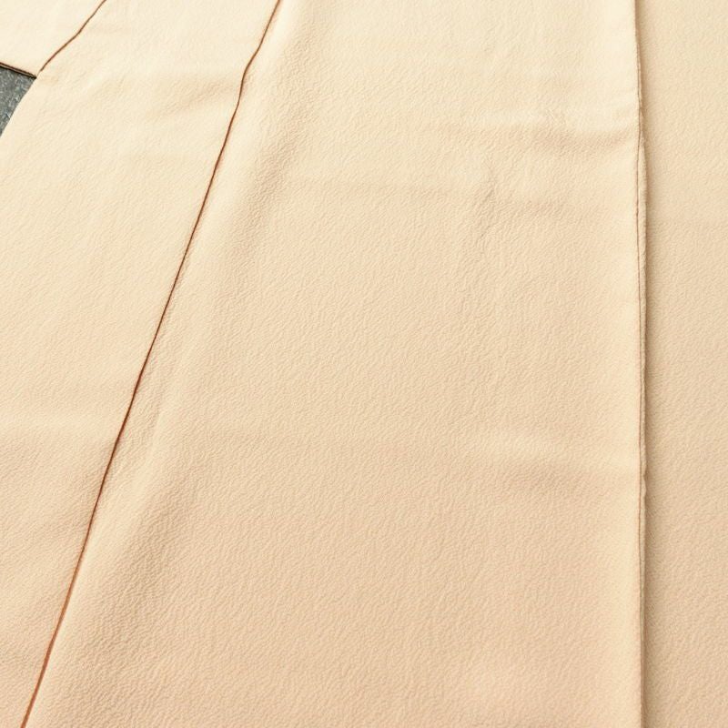 色無地 良品 茶渋染 落款入り 縮緬 一つ紋付き 正絹 無地 袷仕立て 身丈157cm 裄丈64cm フォーマル 着物 ベージュ_画像5