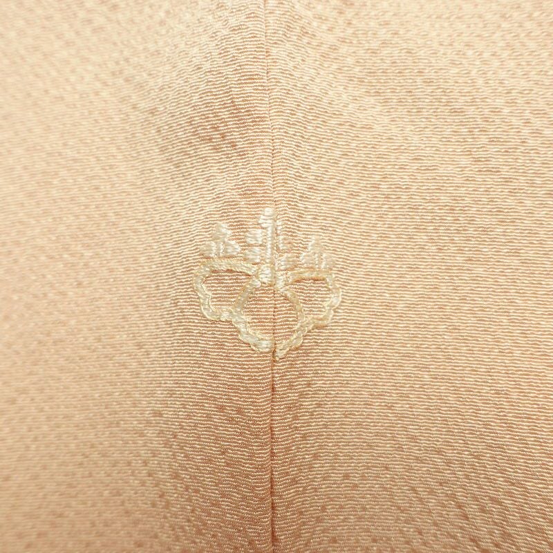 色無地 良品 茶渋染 落款入り 縮緬 一つ紋付き 正絹 無地 袷仕立て 身丈157cm 裄丈64cm フォーマル 着物 ベージュ_画像12