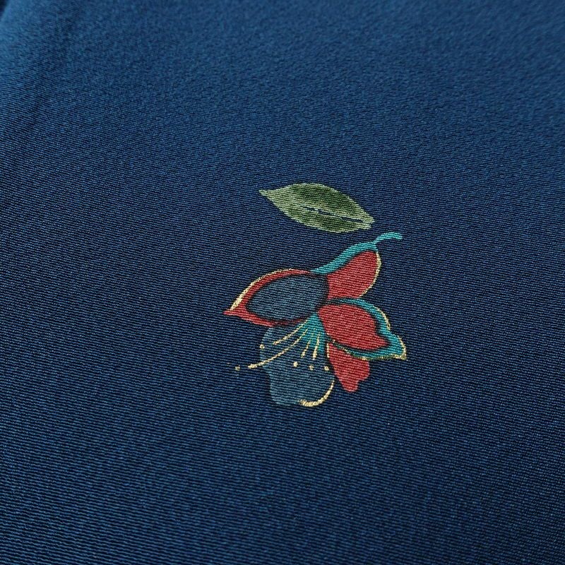 小紋 しつけ糸付き 縮緬 飛び柄 正絹 花柄 袷仕立て 身丈172cm 裄丈69cm 金彩 着物 青・紺_画像9