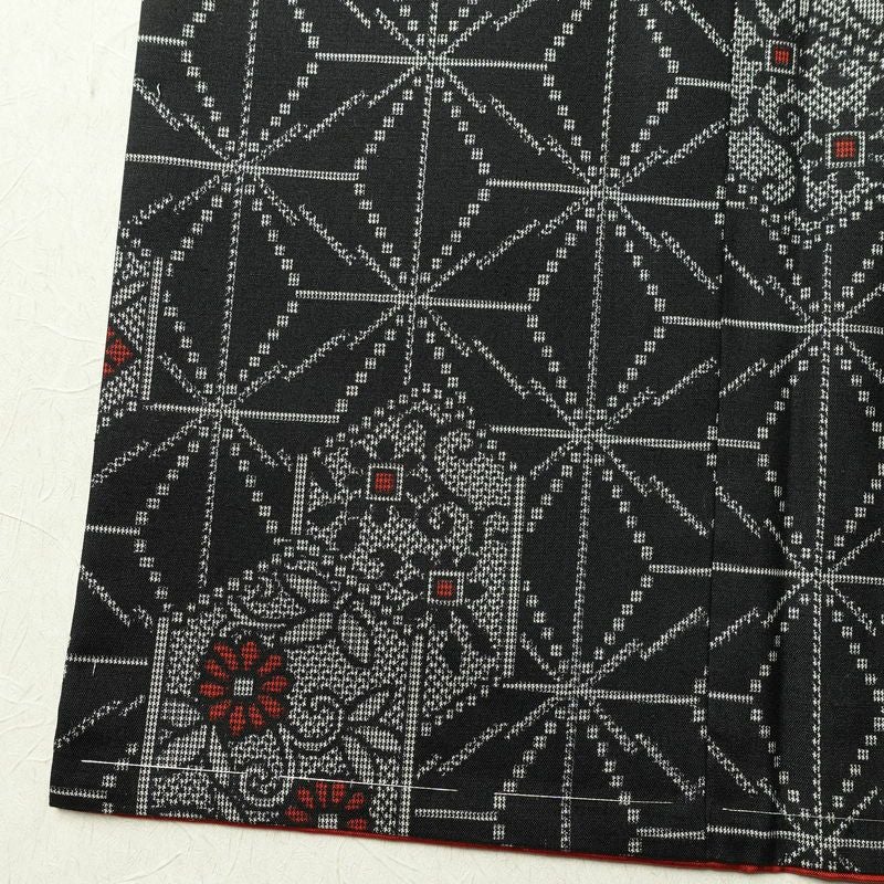 紬 美品 しつけ糸付き 正絹 麻の葉柄 袷仕立て 身丈159cm 裄丈65.5cm 花柄 着物 黒_画像12