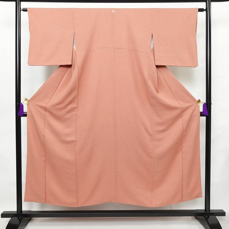 色無地 一つ紋付き 正絹 無地 袷仕立て 身丈150.5cm 裄丈63cm フォーマル 着物 ピンク_画像1