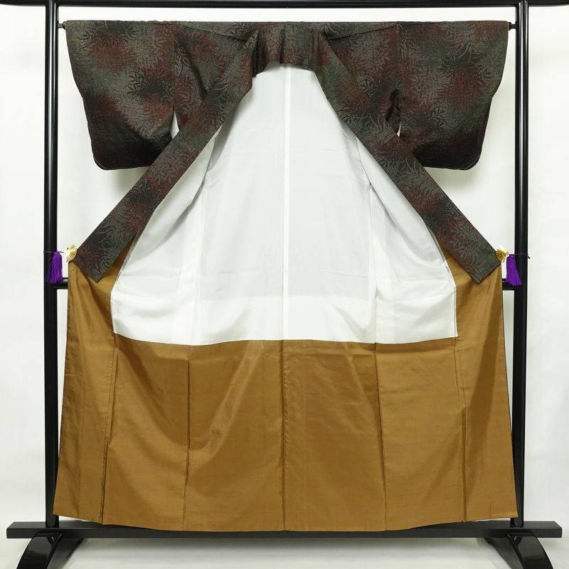 紬 美品 しつけ糸付き 正絹 木の葉・植物柄 袷仕立て 身丈158cm 裄丈66cm 着物 緑・うぐいす色_画像3