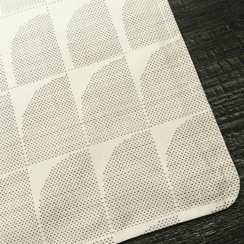 大島紬 付下 良品 証紙なし しつけ糸付き 正絹 幾何学柄・抽象柄 袷仕立て 身丈163.5cm 裄丈65cm 着物 白_画像15