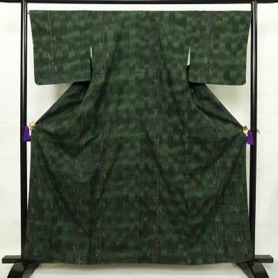 紬 良品 正絹 木の葉・植物柄 袷仕立て 身丈161cm 裄丈68cm 着物 緑・うぐいす色