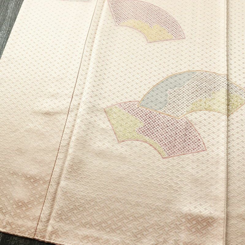 付け下げ 良品 しつけ糸付き 一つ紋付き 正絹 古典柄 袷仕立て 身丈170.5cm 裄丈68cm 箔 フォーマル 着物 扇面 ピンク_画像4