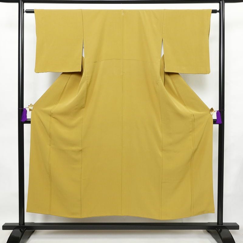色無地 一つ紋付き 正絹 無地 袷仕立て 身丈150.5cm 裄丈63cm フォーマル 着物 黄・黄土色_画像1