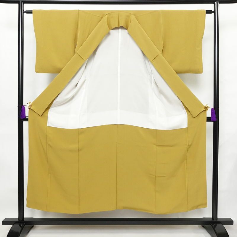 色無地 一つ紋付き 正絹 無地 袷仕立て 身丈150.5cm 裄丈63cm フォーマル 着物 黄・黄土色_画像3