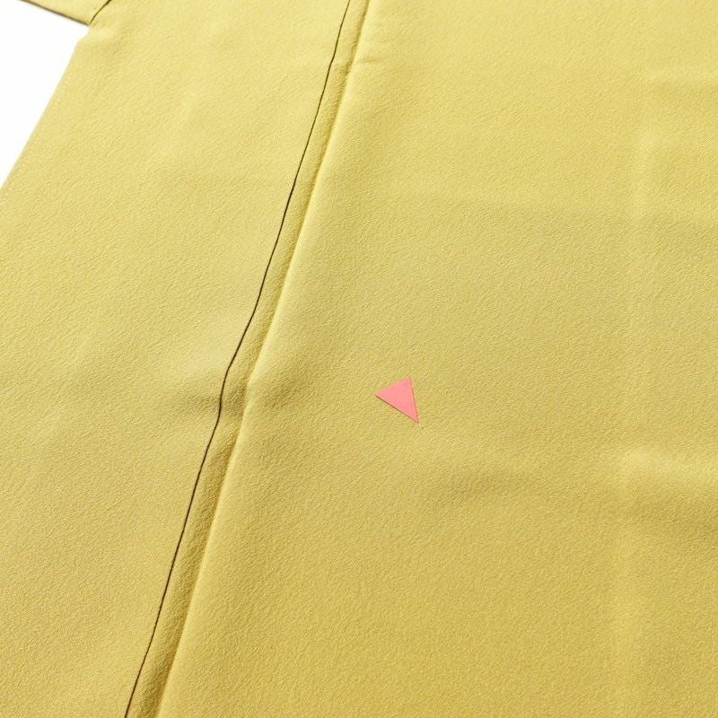 色無地 一つ紋付き 正絹 無地 袷仕立て 身丈150.5cm 裄丈63cm フォーマル 着物 黄・黄土色_画像5