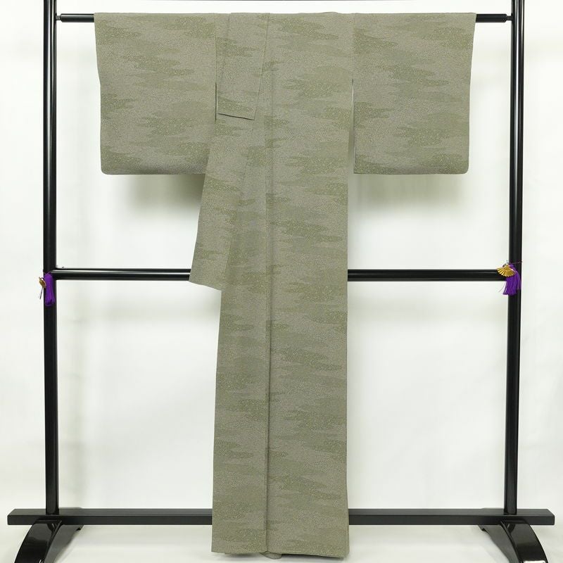 小紋 良品 縮緬 一つ紋付き 江戸小紋 正絹 古典柄 袷仕立て 身丈160.5cm 裄丈69.5cm 共八掛 着物 緑・うぐいす色_画像2