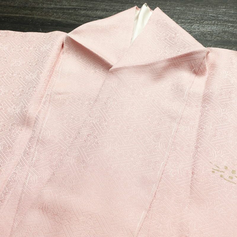 付け下げ 良品 しつけ糸付き 綸子 一つ紋付き 正絹 木の葉・植物柄 袷仕立て 身丈165cm 裄丈65cm 箔 刺繍 フォーマル 着物 ピンク_画像17