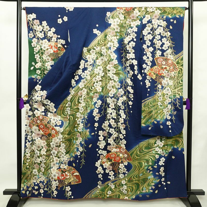 ［0661］振袖 4点セット 美品 駒刺繍 金彩 成人式 卒業式 正絹 着物 袷 振袖 着物 金駒刺繍 赤 菊 桜 松 霞 花古典柄 成人式 二十歳 20歳 未