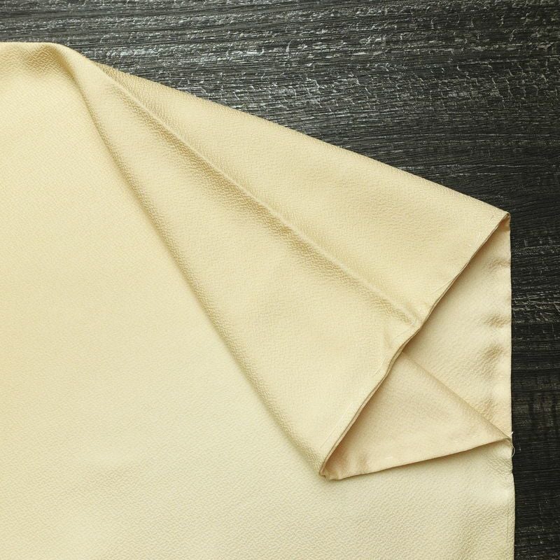 付け下げ 美品 蘇州刺繍 しつけ糸付き スワトウ刺繍 一つ紋付き 正絹 花柄 袷仕立て 身丈166cm 裄丈70cm 刺繍 フォーマル 着物 クリーム_画像18