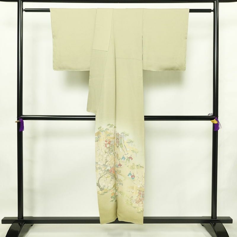 色留袖 良品 葉月物語絵巻 しつけ糸付き 一つ紋付き 正絹 人物・動物柄 袷仕立て 身丈151.5cm 裄丈63.5cm 箔 フォーマル 着物 緑・うぐいす色_画像2