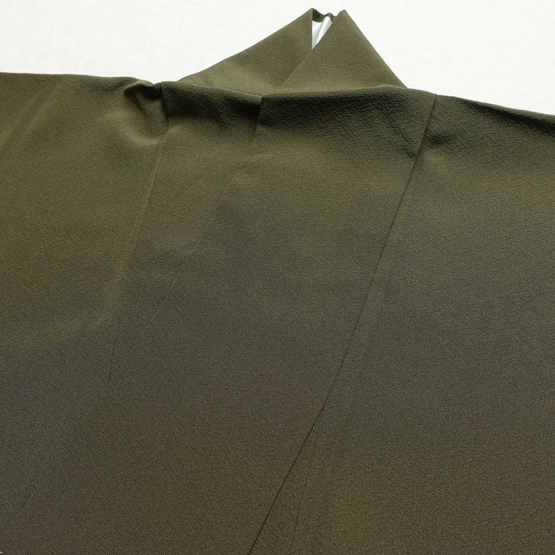 付け下げ 美品 落款入り しつけ糸付き 縮緬 正絹 木の葉・植物柄 袷仕立て 身丈163cm 裄丈64cm 箔 絞り 共八掛 フォーマル 着物 緑・うぐいす色_画像19