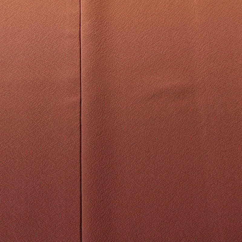 色無地 美品 しつけ糸付き 縮緬 一つ紋付き 正絹 その他の柄 袷仕立て 身丈167cm 裄丈66cm 共八掛 着物 茶_画像6