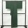 色無地 落款入り 一つ紋付き 正絹 木の葉・植物柄 袷仕立て 身丈159.5cm 裄丈64cm 着物 緑・うぐいす色_画像2