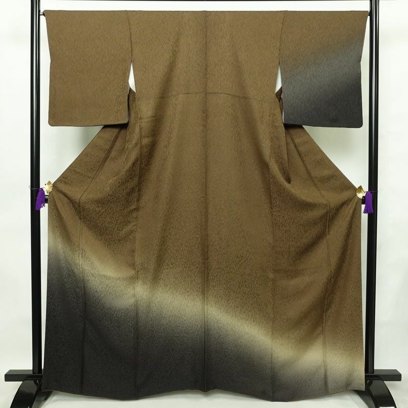 付け下げ 美品 正絹 その他の柄 袷仕立て 身丈165cm 裄丈67cm フォーマル 着物 緑・うぐいす色_画像1