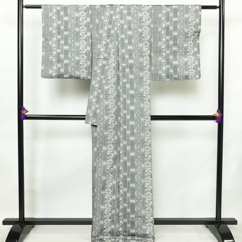 紬 正絹 縞柄・線柄 袷仕立て 身丈167cm 裄丈67cm 着物 グレー_画像2