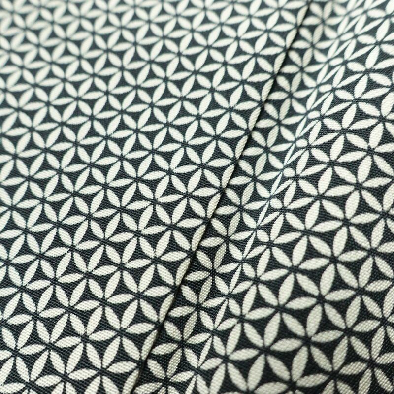 小紋 正絹 古典柄 袷仕立て 身丈156cm 裄丈64cm 着物 黒_画像9