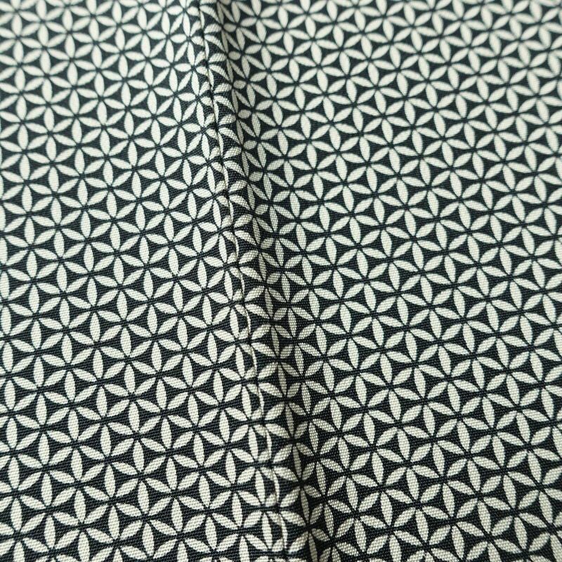 小紋 正絹 古典柄 袷仕立て 身丈156cm 裄丈64cm 着物 黒_画像10