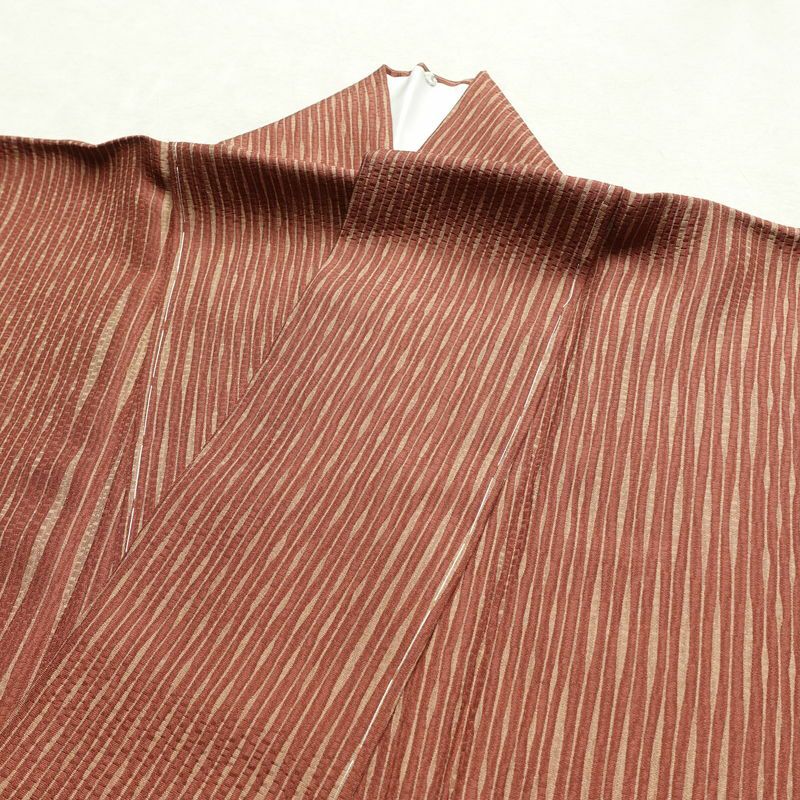 小紋 美品 しつけ糸付き 正絹 縞柄・線柄 袷仕立て 身丈159cm 裄丈67cm モダン 着物 茶_画像16