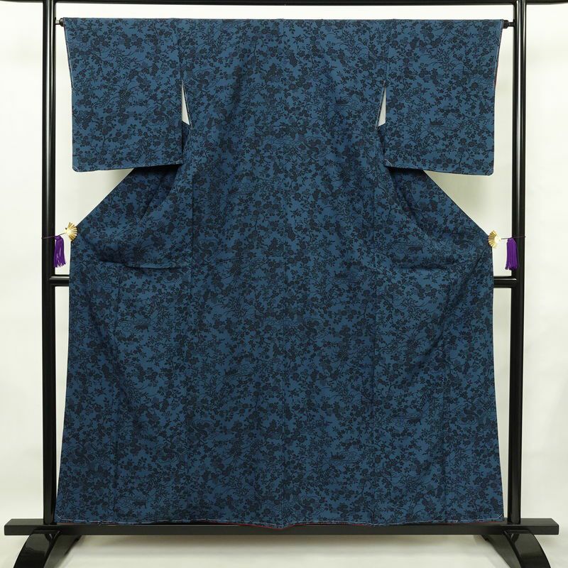 小紋 良品 しつけ糸付き 縮緬 正絹 花柄 袷仕立て 身丈158cm 裄丈66cm 着物 青・紺_画像1