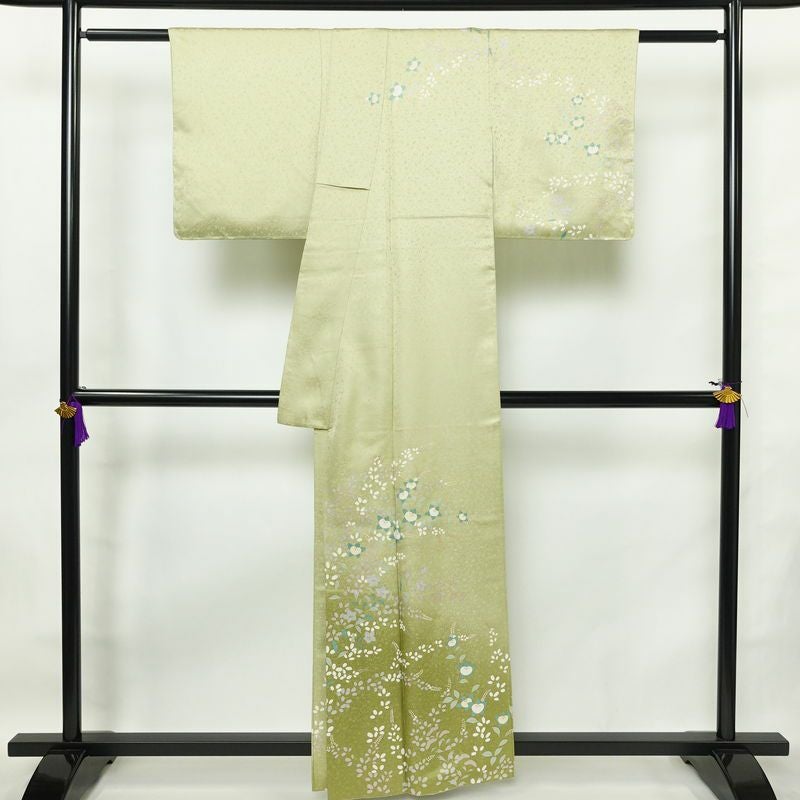 訪問着 良品 正絹 木の葉・植物柄 袷仕立て 身丈158.5cm 裄丈62cm 一部しつけ糸付き 金彩 フォーマル 着物 緑・うぐいす色_画像2