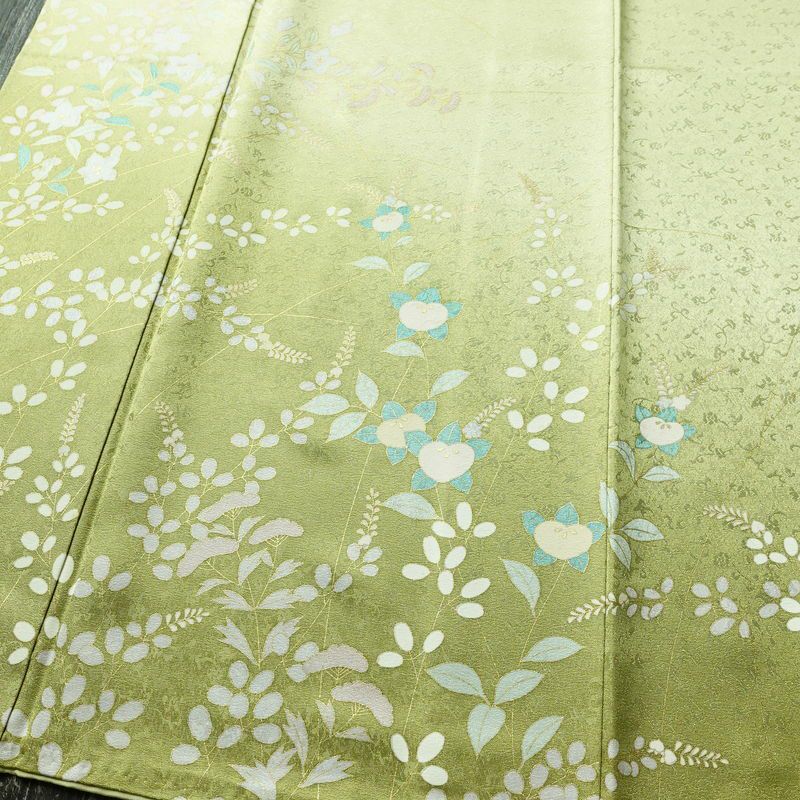 訪問着 良品 正絹 木の葉・植物柄 袷仕立て 身丈158.5cm 裄丈62cm 一部しつけ糸付き 金彩 フォーマル 着物 緑・うぐいす色_画像6
