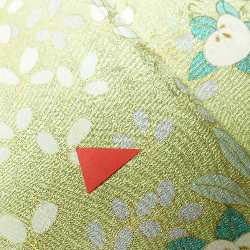 訪問着 良品 正絹 木の葉・植物柄 袷仕立て 身丈158.5cm 裄丈62cm 一部しつけ糸付き 金彩 フォーマル 着物 緑・うぐいす色_画像8