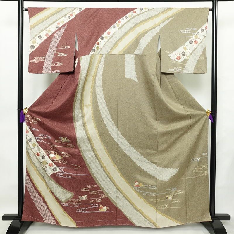 訪問着 良品 しつけ糸付き 正絹 人物・動物柄 袷仕立て 身丈163cm 裄丈65.5cm 箔 金彩 フォーマル 着物 ベージュ_画像1