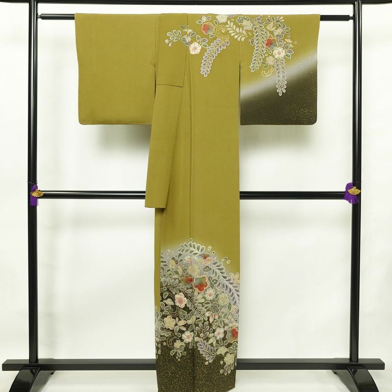 訪問着 辻が花 落款入り 縮緬 絞り 正絹 花柄 袷仕立て 身丈162cm 裄丈67.5cm 着物 緑・うぐいす色_画像2