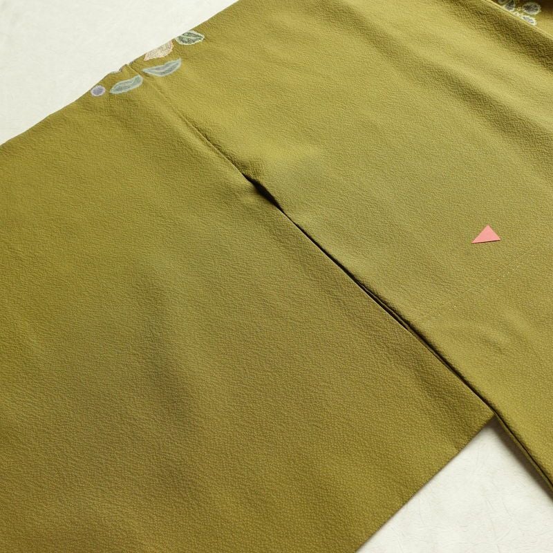 訪問着 辻が花 落款入り 縮緬 絞り 正絹 花柄 袷仕立て 身丈162cm 裄丈67.5cm 着物 緑・うぐいす色_画像11